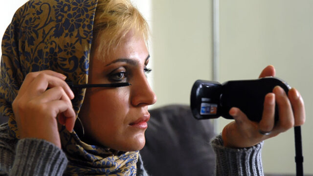 In Film Nabayad Dide Beshe